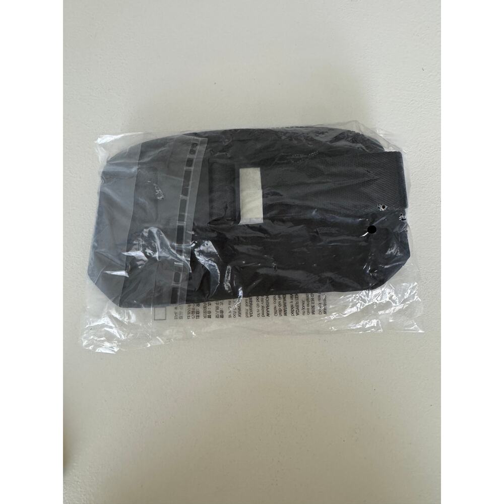 Lululemon Brand New Original Everywhere Belt Bag Black 1L Men Women Crossbody - Picture 4 of 5